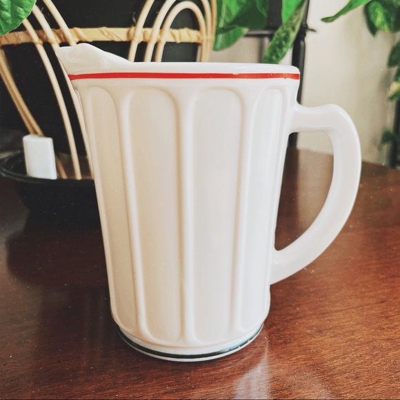 VTG Hazel Atlas Milkglass pitcher - Picture 3 of 5